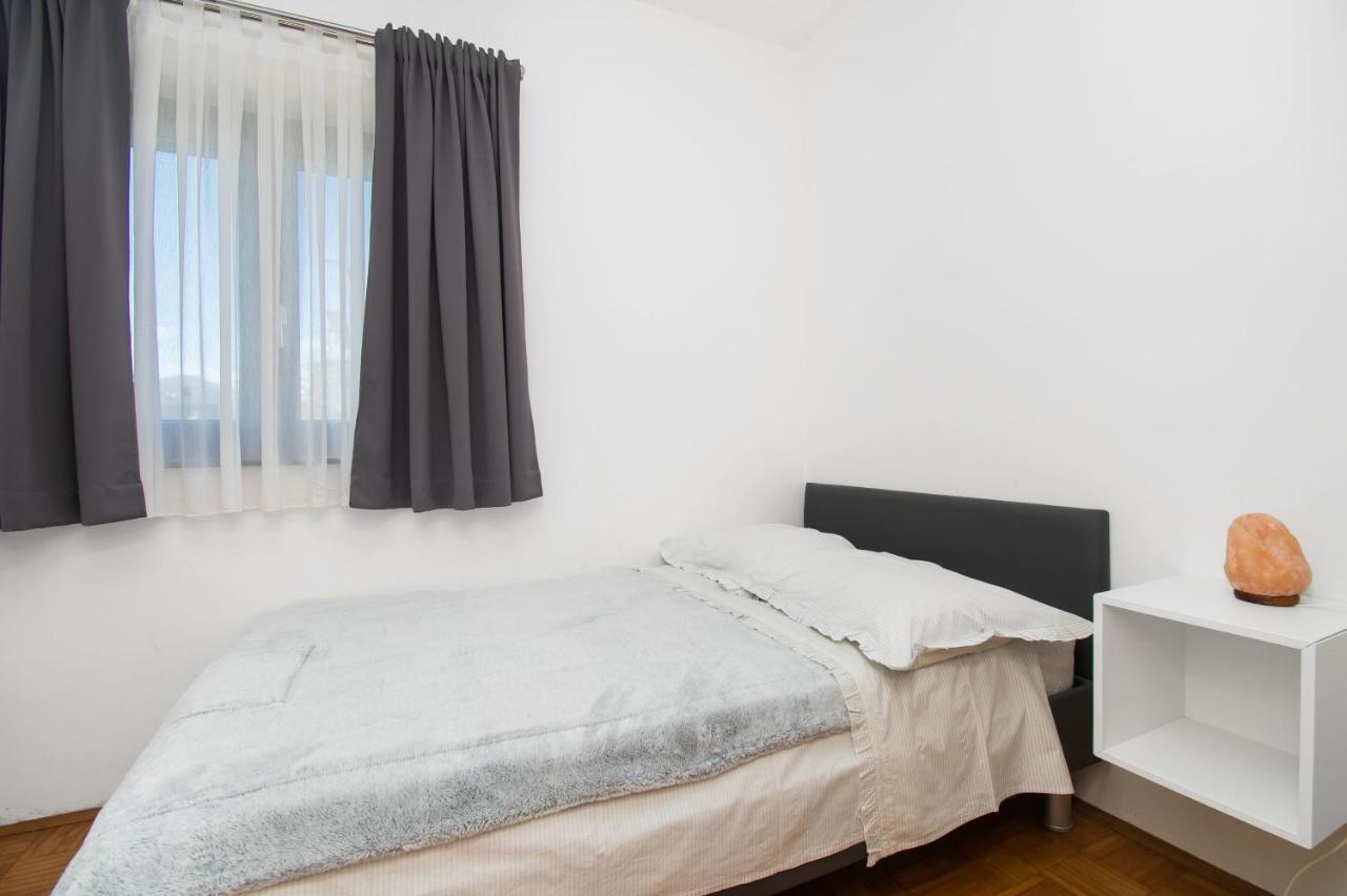 Apartments Slavica ヴォディツェ エクステリア 写真